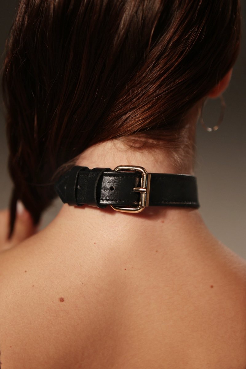 Schwarzes Halsband mit Ring