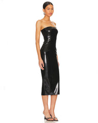 Trägerloses Kleid aus Latex