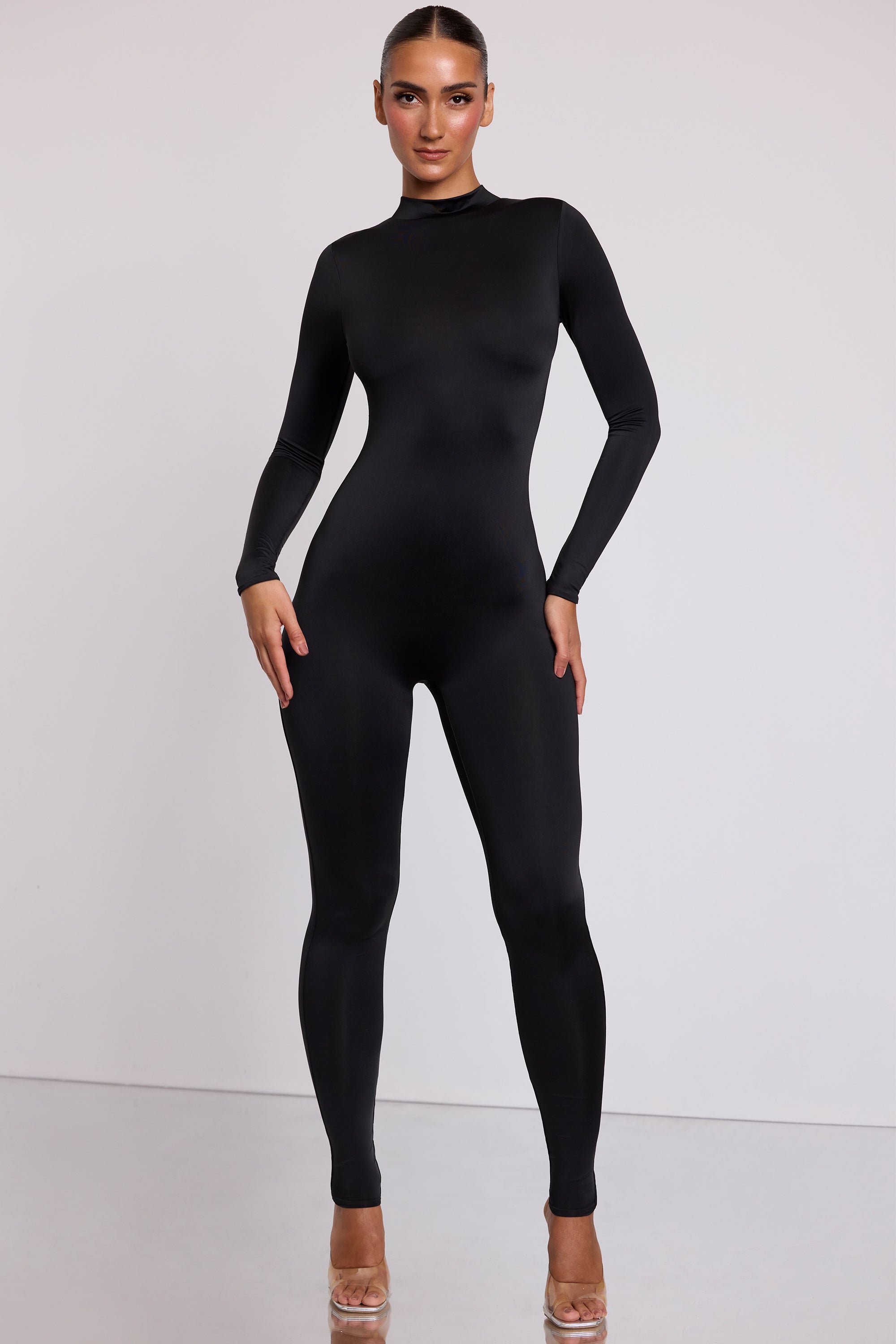 Hochgeschlossener, langärmliger Jumpsuit in Schwarz 