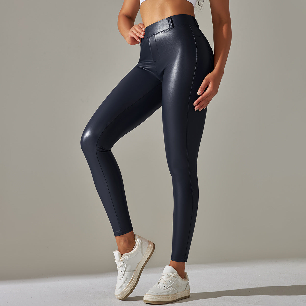 Neue glänzende Leggings aus hochelastischem PU-Leder mit Taschen 