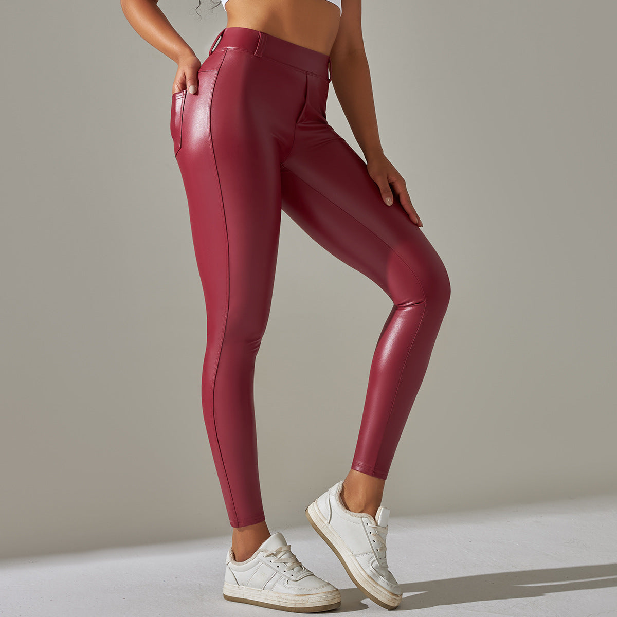 Neue glänzende Leggings aus hochelastischem PU-Leder mit Taschen 